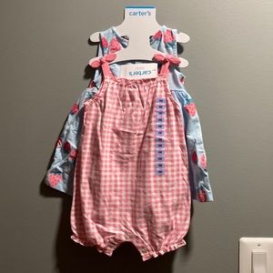 BRAND NEW 2 PACK OF CARTERS GIRL SET SIZE 9 MONTHS! NWT. SMOKE FREE HOME!